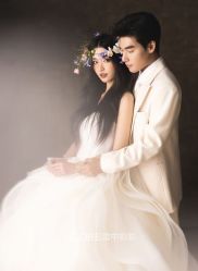 -雪中彩影婚纱摄影·微光艺术中心