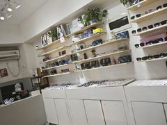 -天空之镜眼镜店蔡司依视路授权店(天通苑店)