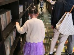 -钟书阁(松江泰晤士小镇店)