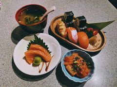 三文鱼套餐定食-友壹町寿司(嘉洲广场店)