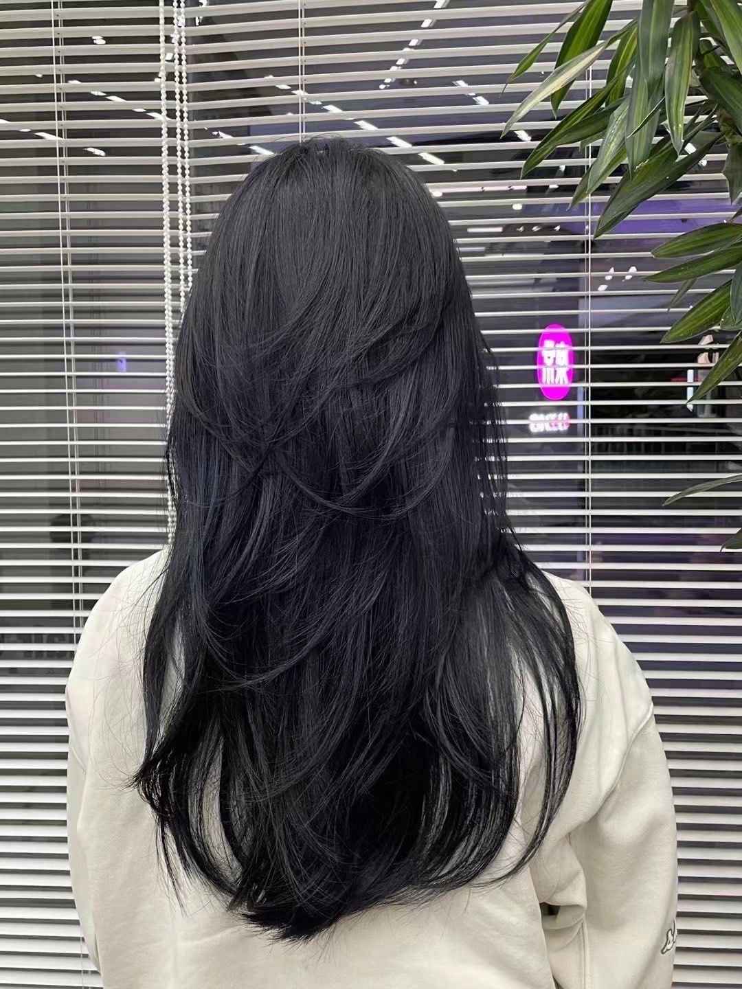 极简黑色发型