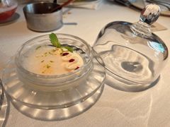 柑橘奶油酸乳酪冻配柠檬泡沫-弦月窗LUNETTE BY AMANDA(复兴路店)