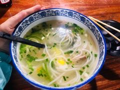 -老国贸云南传统过桥米线(滇池店)