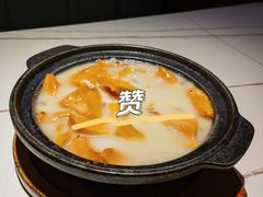 -阿瓦山寨·湘菜现炒·剁椒鱼头王(咸阳总店)