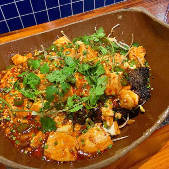 暮渔秘制瓦罐豆花烤鱼(步行街总店)-"步行街新开的烤鱼店,开业来尝尝