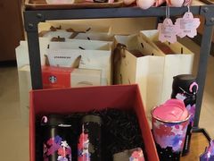 零售区-星巴克(杭州湖滨银泰E区店)