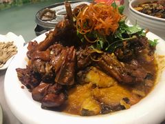 大公鸡榛蘑土豆-那家老院子东北菜·饺子·小鸡炖蘑菇(艳华街店)