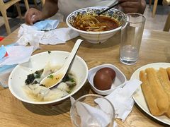 -三好食堂(煎饺·馄饨·肉饼米线·盛世广场店)