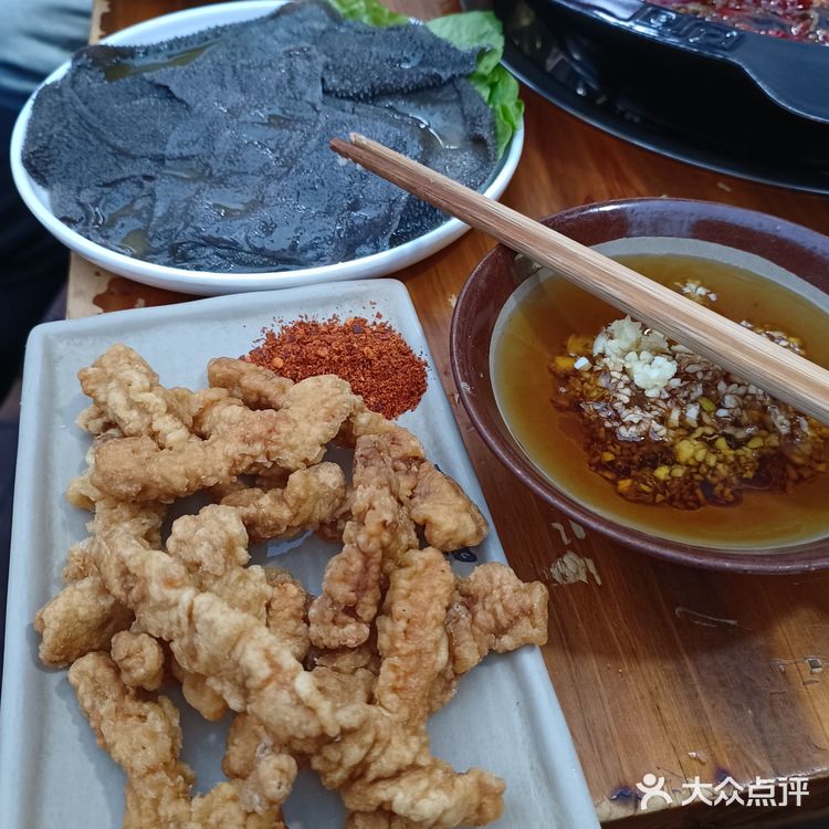 成都卡卡角角的网红火锅店-麒正火锅店