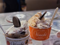 -Venchi (Chocolate & Gelato)
