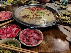 -黄潇洒老火锅(九眼桥宏济巷店)