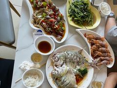 -覃记海鲜美食餐厅