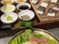 -围炉肉舍•炭烤活鳗•丹东海鲜烤肉(步行街店)