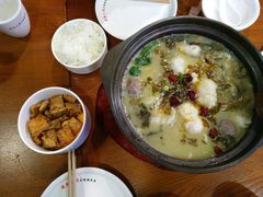 -周鱼小馆石锅酸菜鱼(活力汇店)