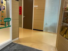 -瑞尔齿科(上海长风大悦城店)