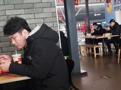 大堂-麦当劳(郑州东高铁站店)
