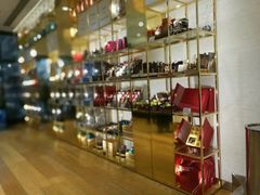 -VENCHI 闻绮(上海佛罗伦萨小镇店)