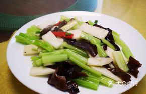 Huai Shan, Black Mushroom and Celery Stir-fry