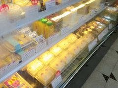 面包甜点陈列柜-红宝石·鲜奶小方(长阳店)
