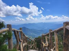 -罗田薄刀峰风景区