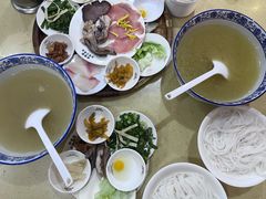 -桥香园云南过桥米线(金马碧鸡店)