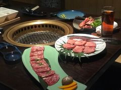 -山川小町·极番烧肉(新地假日广场店)