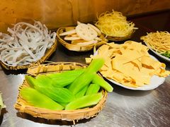 -朱光玉火锅馆(小寨原力场店)