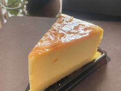 -红宝石·鲜奶小方·海派西点房(南丹店)