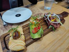 -Mark&Mars Restaurant