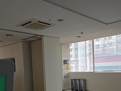 -卡罗酒店(东门晒布地铁站店)