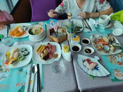 -亚洲国际大酒店·云顶阁旋转自助餐厅