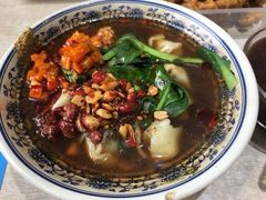 -爆炸头阿姨小四川正宗川味小吃(无任何分店)