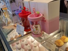 零售区-喜茶(迪士尼小镇DP店)