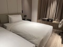 -杭州西湖湖滨银泰亚朵酒店