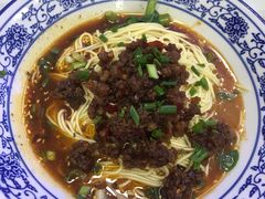 -渝之汇牛肉豌杂面