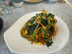 -汗腾格里·风味餐厅(新疆驻京办店)