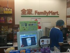 -全家便利店(东直门店)