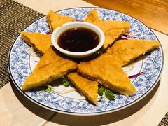 虾饼-卷心菜和避孕套餐厅(Pattaya)