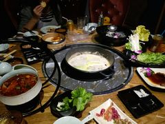 -三人行骨头王火锅(长寿店)