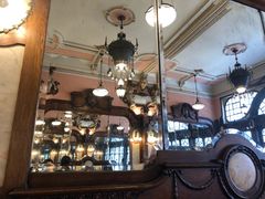 -Majestic Café