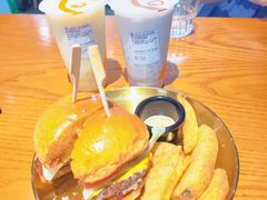 汉堡就该这么吃-魏斯理汉堡(西安沣东吾悦店)