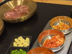 -臻牛烤肉