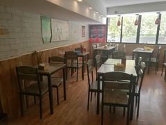 靠窗位-川魂帽牌货冒菜(水晶郦城店)
