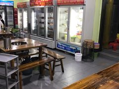 -灌县老妈砂锅串串香(万科红生活广场店)