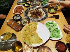 -极简·炭火烤肉主题餐厅·龙虾烧烤·烤羊排(宝龙店)