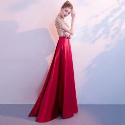 -月月婚纱礼服仓储店(王府井店)