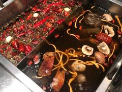 -老牌坊云南鱼豆花火锅(嵩山店)
