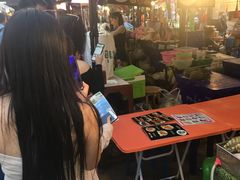 -席娜卡琳火车铁道夜市