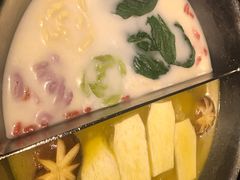 -湊湊火锅·茶憩(新中关购物中心店)