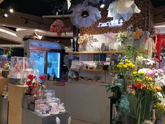 -谷莠子花艺气球派对·绿植造景·花艺沙龙(东海缤纷天地店)